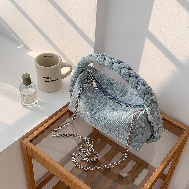 2024 New Twist Underarm Denim Handbag with Chain Crossbody and Woven Dumpling Design - Image 2