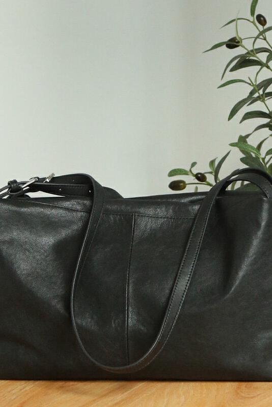 MBH Large Top-Grain Vegetable-Tanned Leather Travel Crossbody Bag Trendy - Image 5