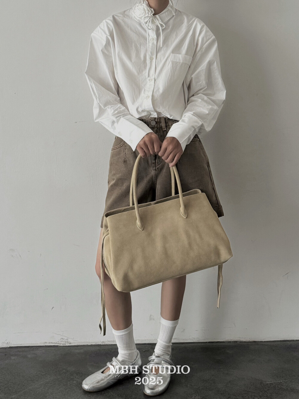 MBH Full Grain Leather Large Capacity Multi Compartment Tote Bag for Commute - Image 2