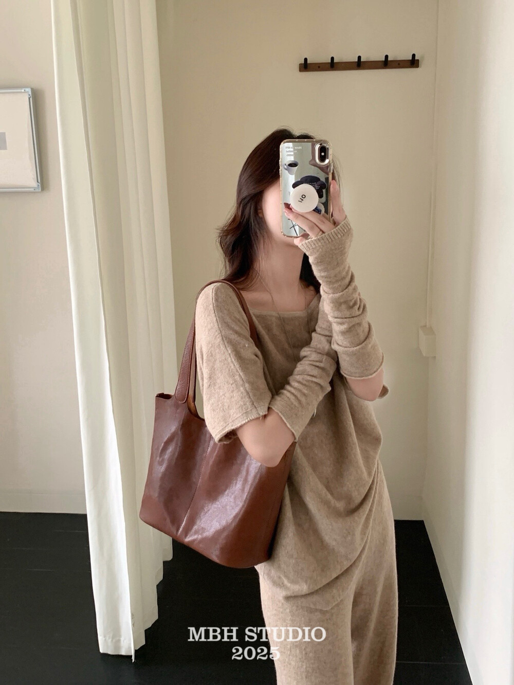 MBH Niche Top-Layer Vegetable-Tanned Leather Tote Bag New Soft Leather Slouchy Large Capacity Commute Shoulder Bag with Storage Pouch - Image 4
