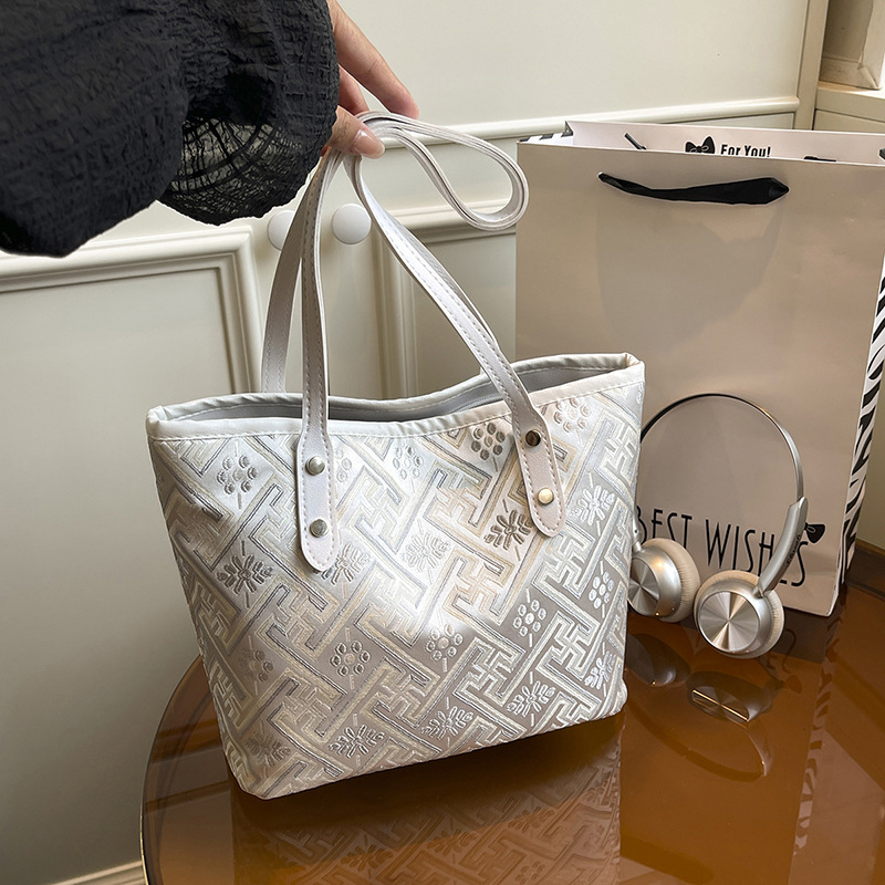 Women's Large Capacity Tote Bag 2025 Casual Shoulder Handbag for Commute - Image 2