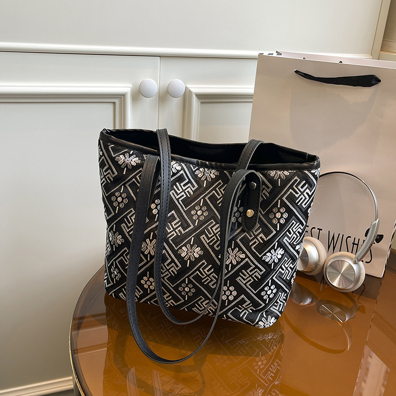 Women's Large Capacity Tote Bag 2025 Casual Shoulder Handbag for Commute - Image 3