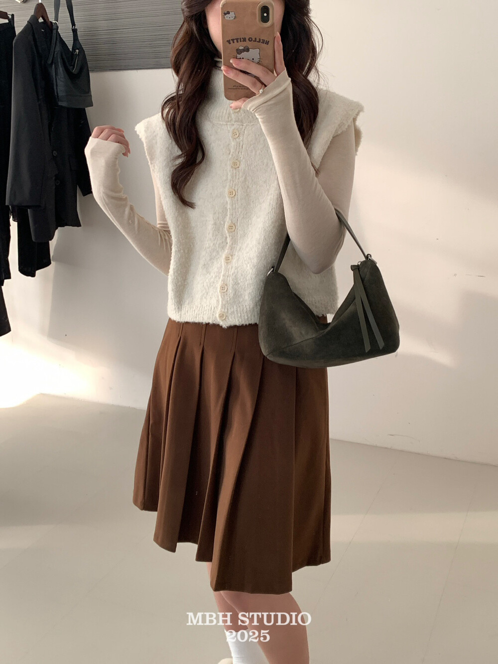 MBH Niche Matte Leather Lunch Box Bag Casual Minimalist Crossbody Handbag with Shoulder Strap - Image 2